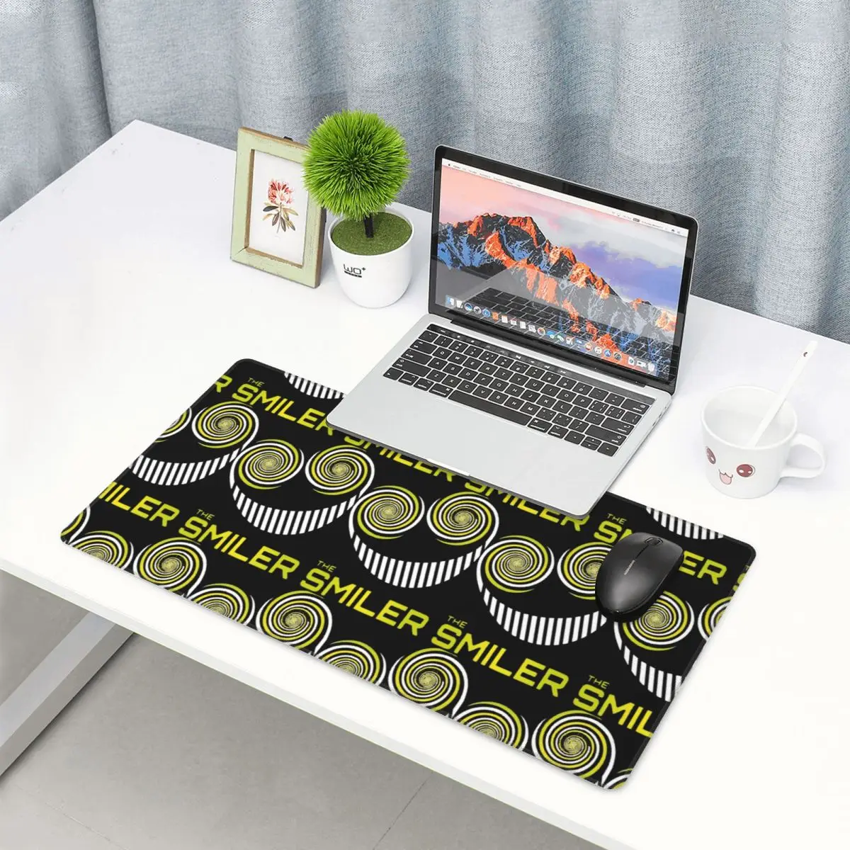 Large Mouse Pad The Smiler Alt - огляд і ціна Laptop Accessories Uk